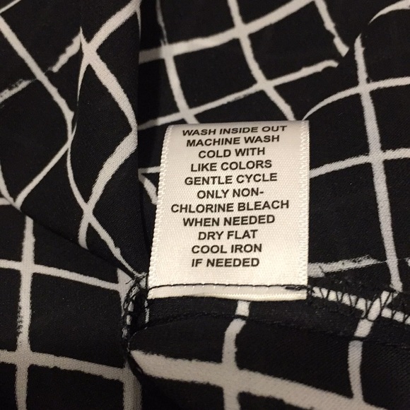 Elle Small Blouse Black and white squares NWT - Picture 6 of 6